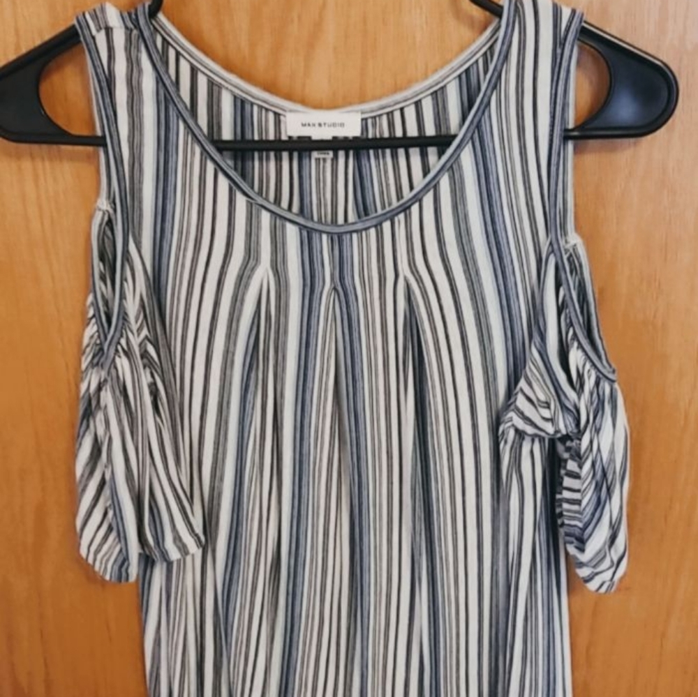 Striped short sleeve short with open shoulders